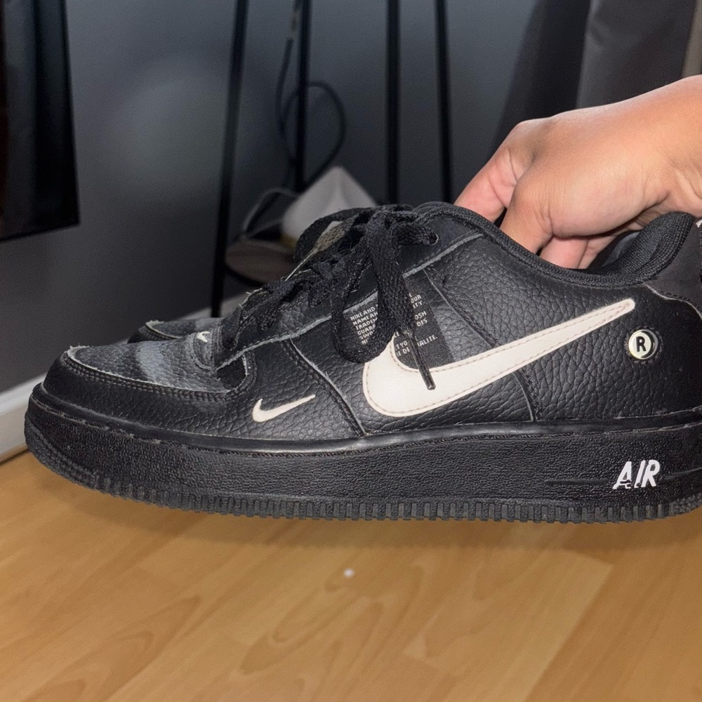 Nike Black Air Force Low-Top Sneakers